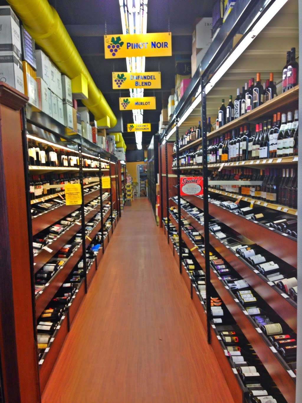 USA Wine Traders Club | 29 Main St, Bloomingdale, NJ 07403 | Phone: (973) 838-8790