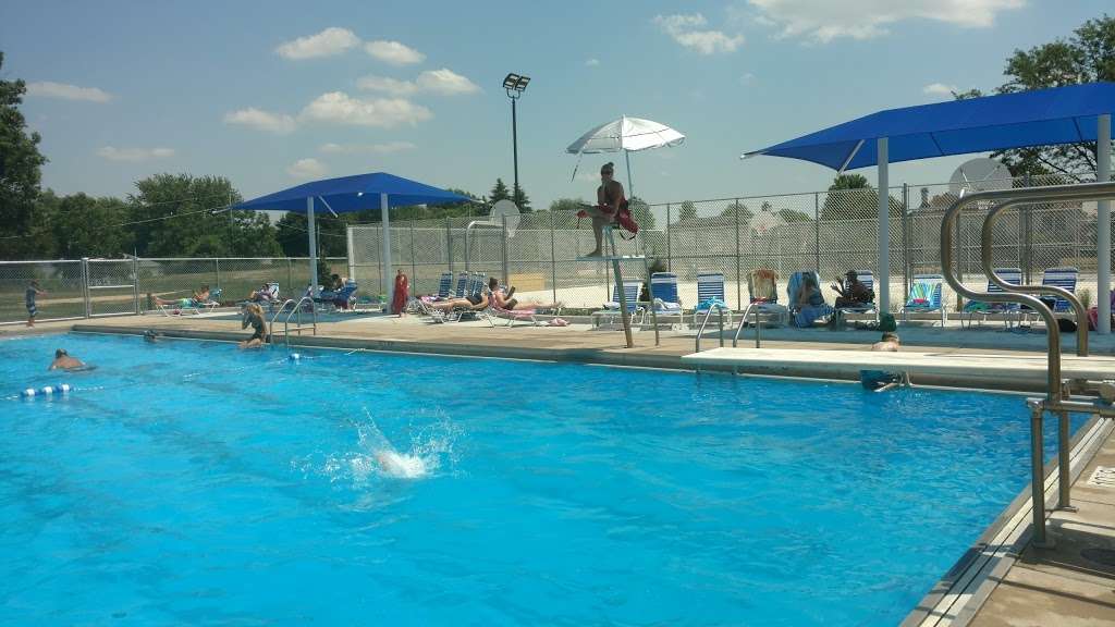 Lions Armstrong Memorial Pool | 599 Longwood Dr, Algonquin, IL 60102, USA | Phone: (847) 458-7677