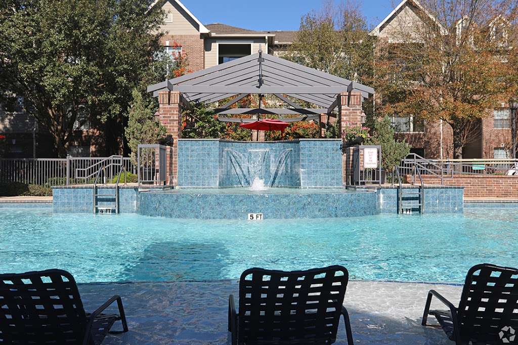 Asheville at Spring Branch Apartments | 10800 Clay Rd, Houston, TX 77041, USA | Phone: (713) 983-7700