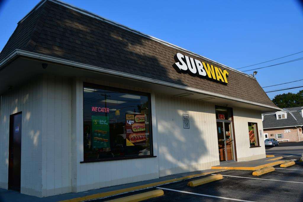 Subway Restaurants | 325 E Main St, Macungie, PA 18062, USA | Phone: (610) 967-4967