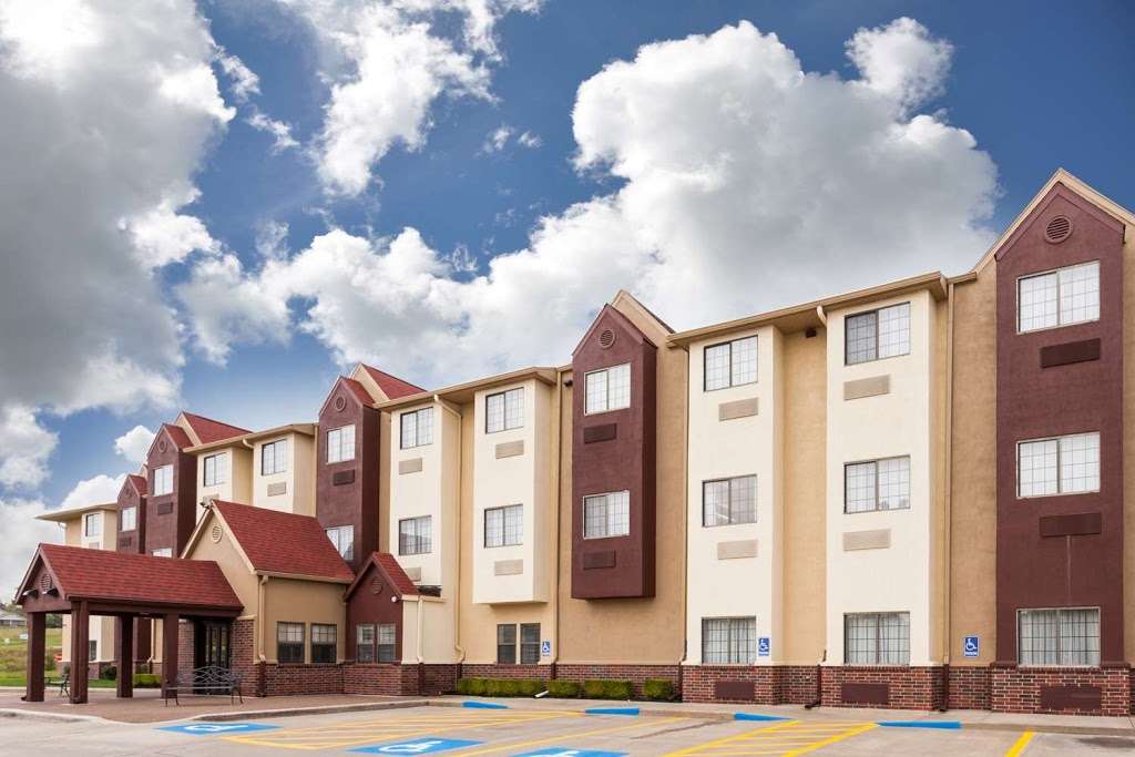 Days Inn by Wyndham near Kansas Speedway | 7721 Elizabeth Ave, Kansas City, KS 66112, USA | Phone: (913) 624-3459