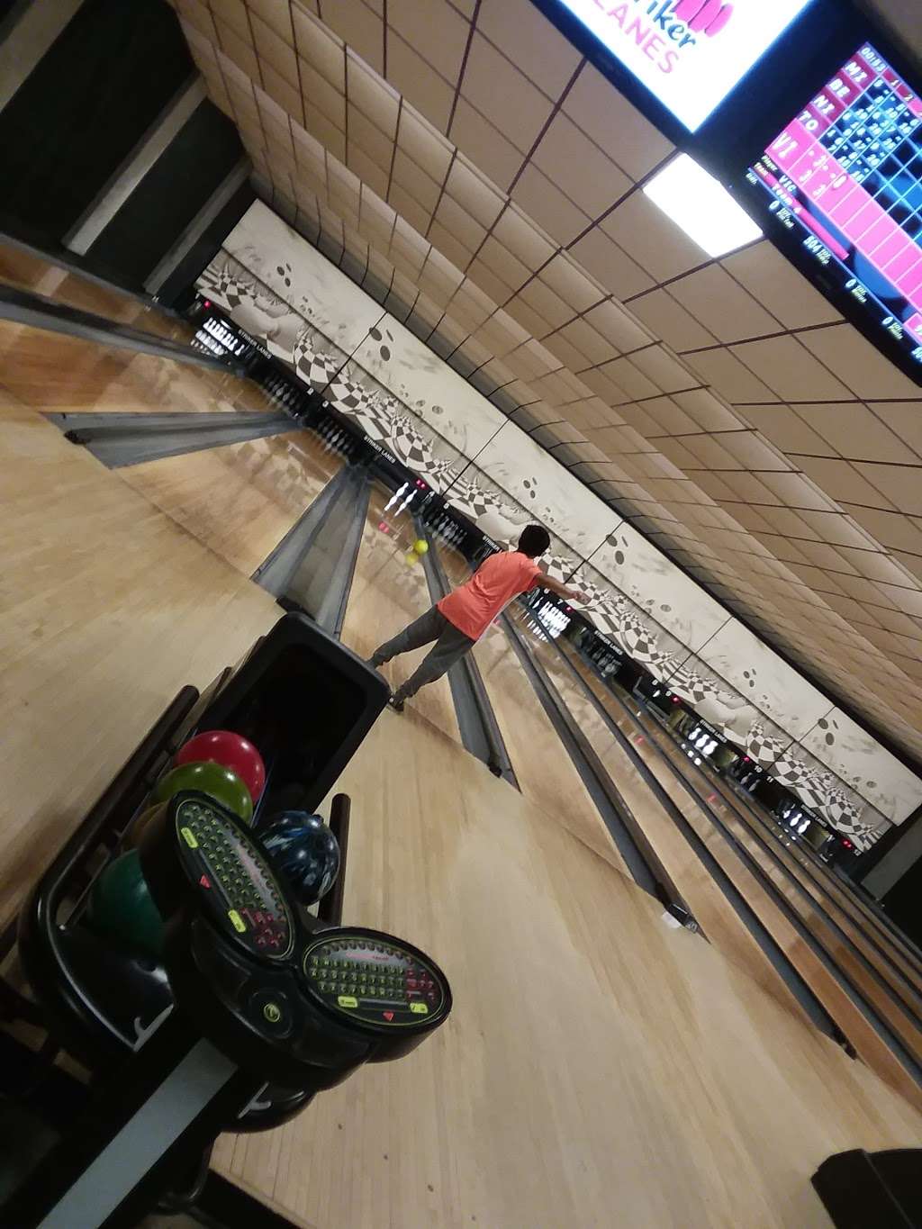 Striker Lanes Inc | 6728 16th St, Berwyn, IL 60402, USA | Phone: (708) 484-7831