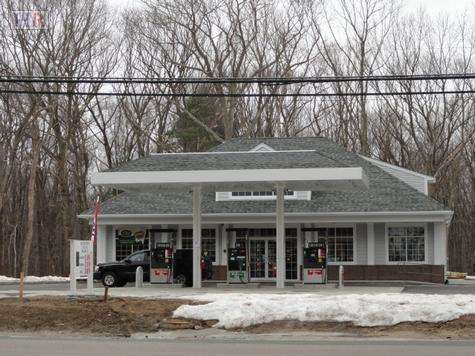 Holliston Gas & Market | 585 Norfolk St, Holliston, MA 01746, USA | Phone: (508) 429-4800