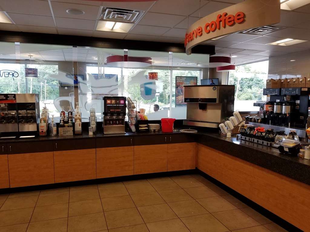 Dunkin Donuts | 123 NJ-33, Manalapan Township, NJ 07726, USA | Phone: (732) 303-0021