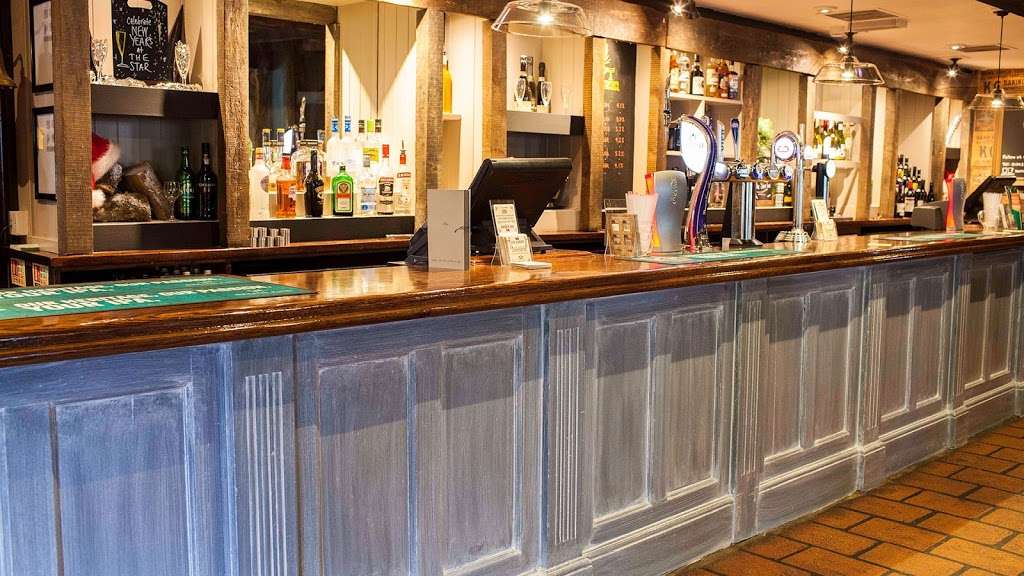 Star Inn | London Rd, Felbridge, East Grinstead RH19 2QR, UK | Phone: 01342 323239