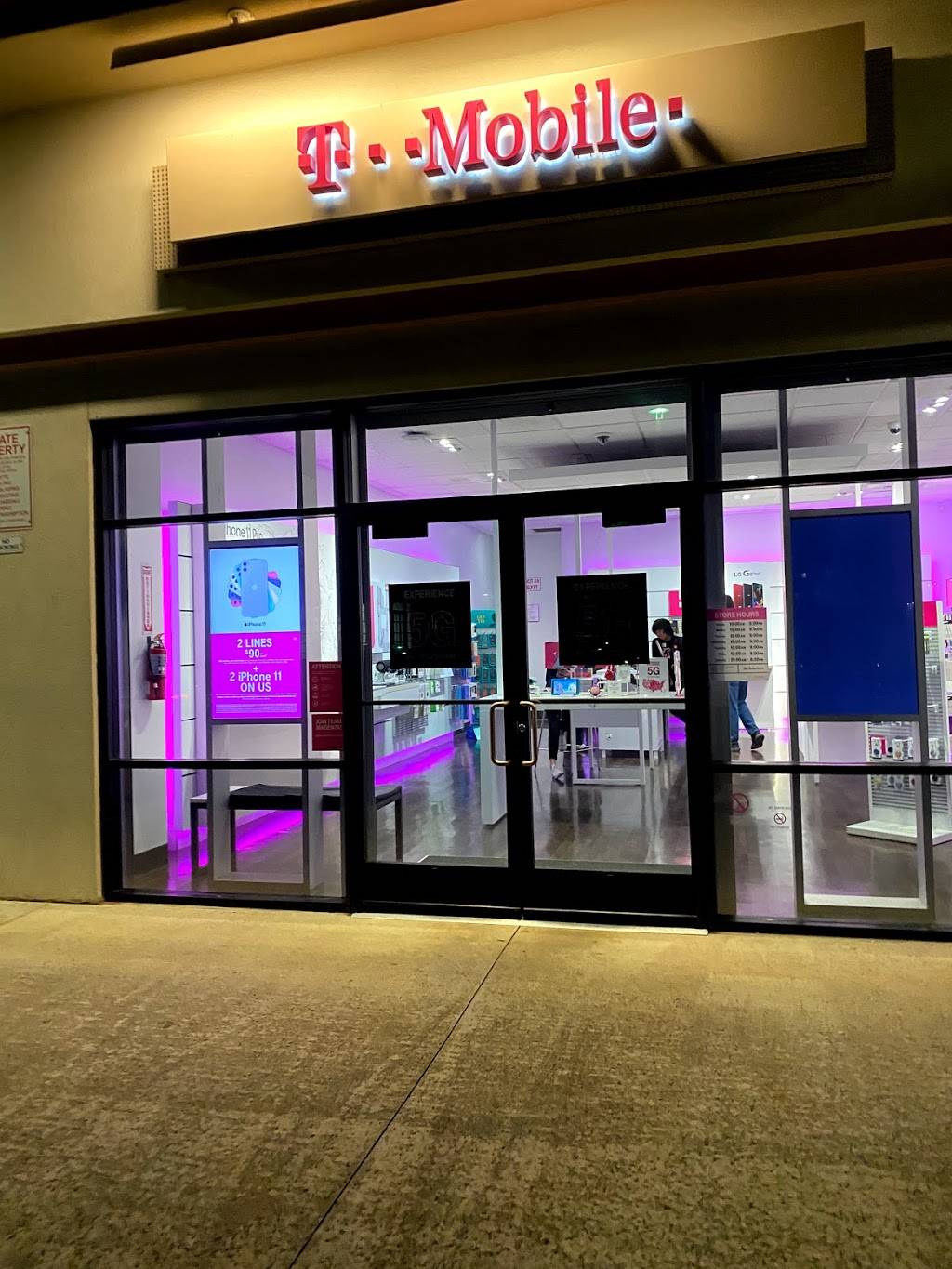 T-Mobile | 94-673 Kupuohi St Ste B204, Waipahu, HI 96797, USA | Phone: (808) 677-2473