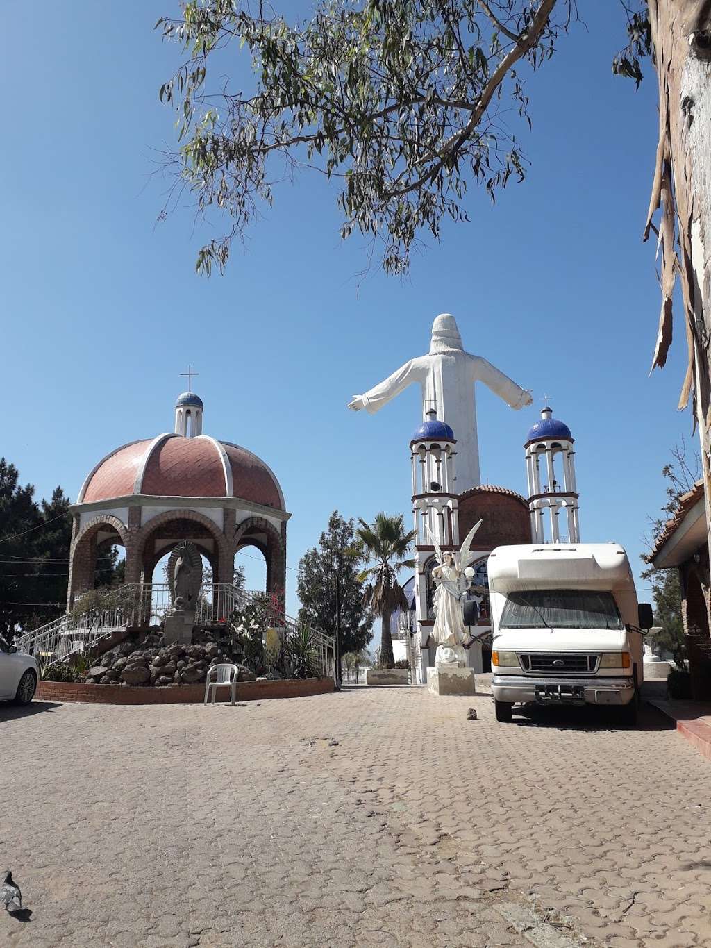 Saint Martin of Porres Catholic Church | Avenida Circunvalación 1500, Los Alamos, 22110 Tijuana, B.C., Mexico | Phone: 664 621 2163