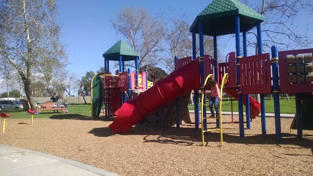 Little Cottonwood Park | 4000 Farquhar Ave, Los Alamitos, CA 90720, USA | Phone: (562) 430-1073