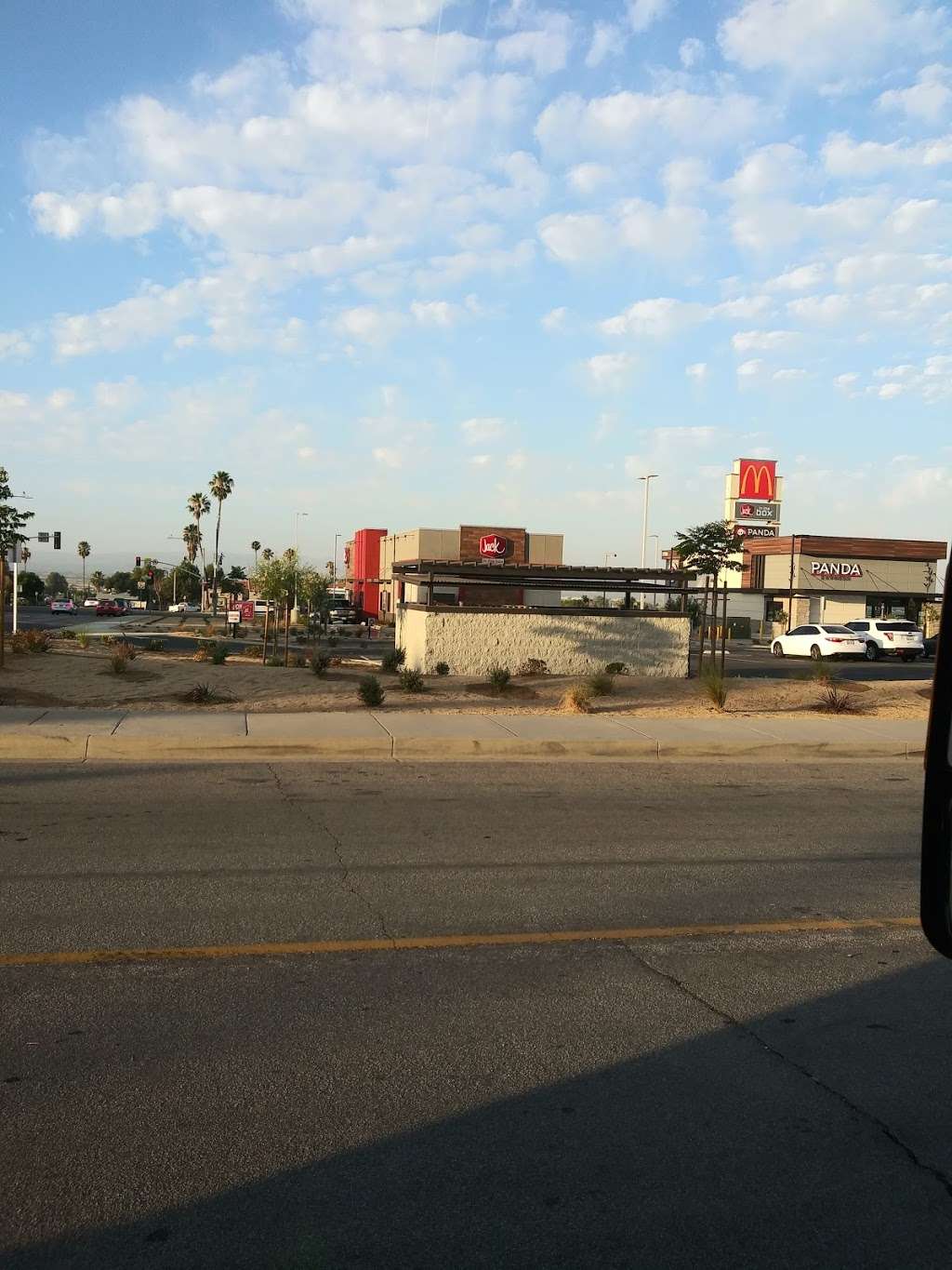 Jack in the Box | 27734 Base Line St, Highland, CA 92346, USA