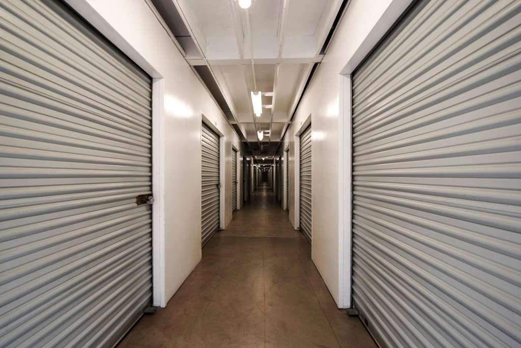 Mira Mesa Self Storage | 7044 Flanders Dr, San Diego, CA 92121, USA | Phone: (858) 362-3610