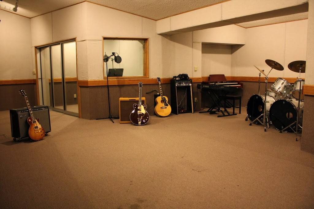 Bakersfield Music & Recording Studios | 931 26th St, Bakersfield, CA 93301, USA | Phone: (661) 325-3300