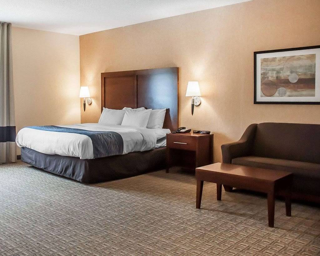 Comfort Inn & Suites | 3615 Commerce Pl, Hamburg, NY 14075, USA | Phone: (716) 648-2922