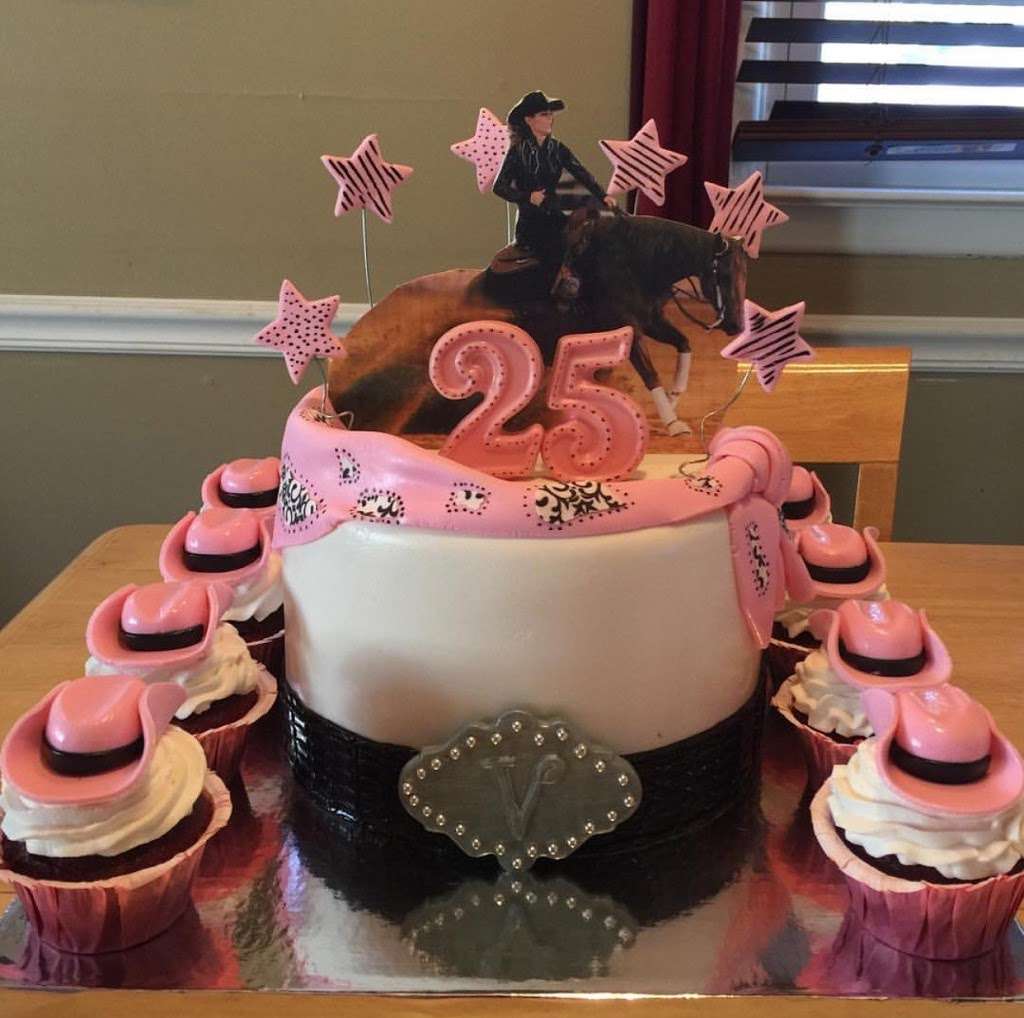 Beckys Creative Cakes | 6 Hogrefe Way, Millstone, NJ 08510 | Phone: (347) 495-3011