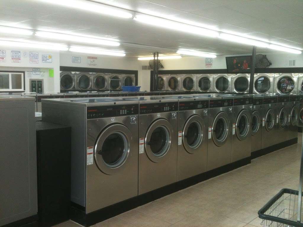 The Three Princesses Laundromat | 1576 Bloomingdale Rd, Glendale Heights, IL 60139, USA | Phone: (630) 456-4694