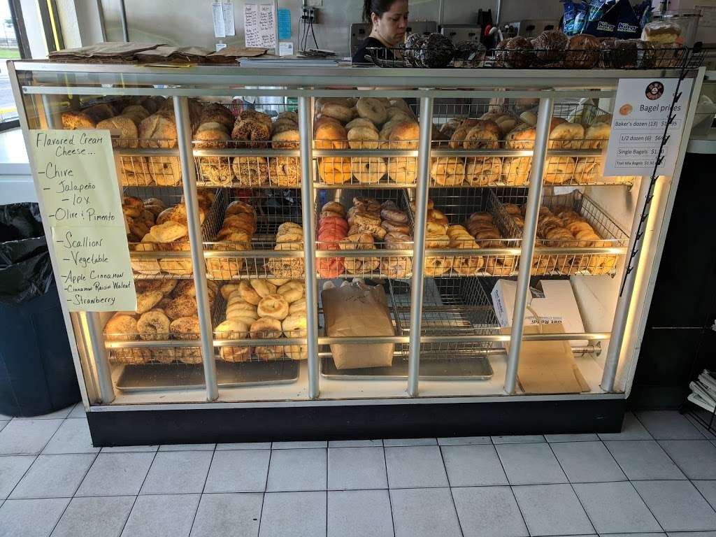 Hot Bagels & More - Atlantic City | 212 Pacific Ave, Atlantic City, NJ 08401 | Phone: (609) 541-3488