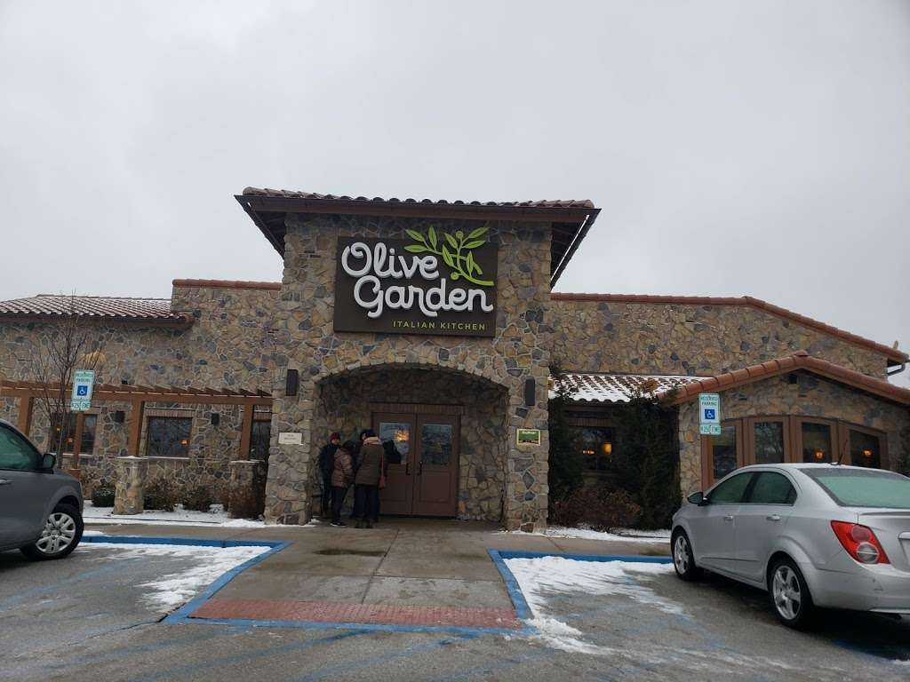 Olive Garden Italian Restaurant 3555 W Addison St Chicago Il 60618 Usa