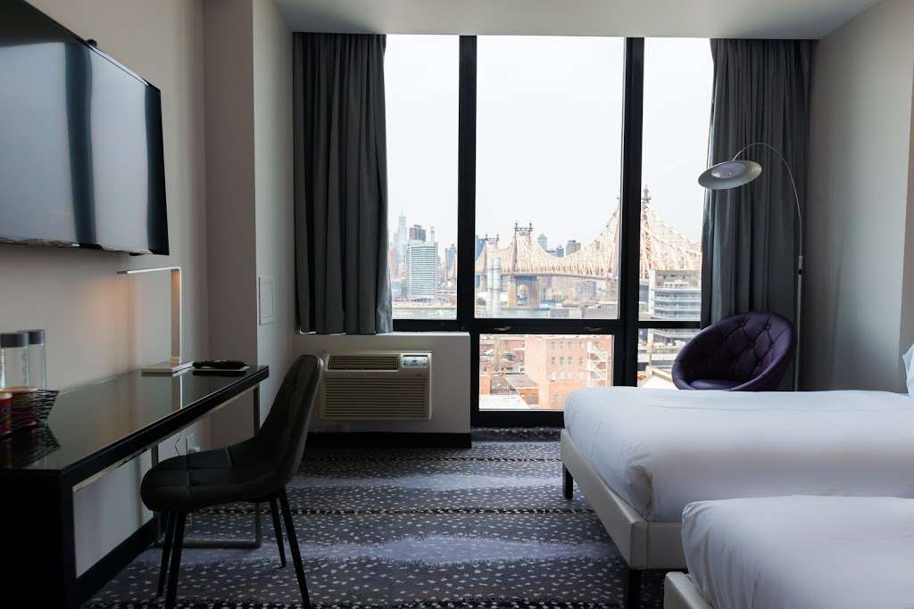 Z NYC Hotel | 11-01 43rd Ave, Long Island City, NY 11101, USA | Phone: (212) 319-7000