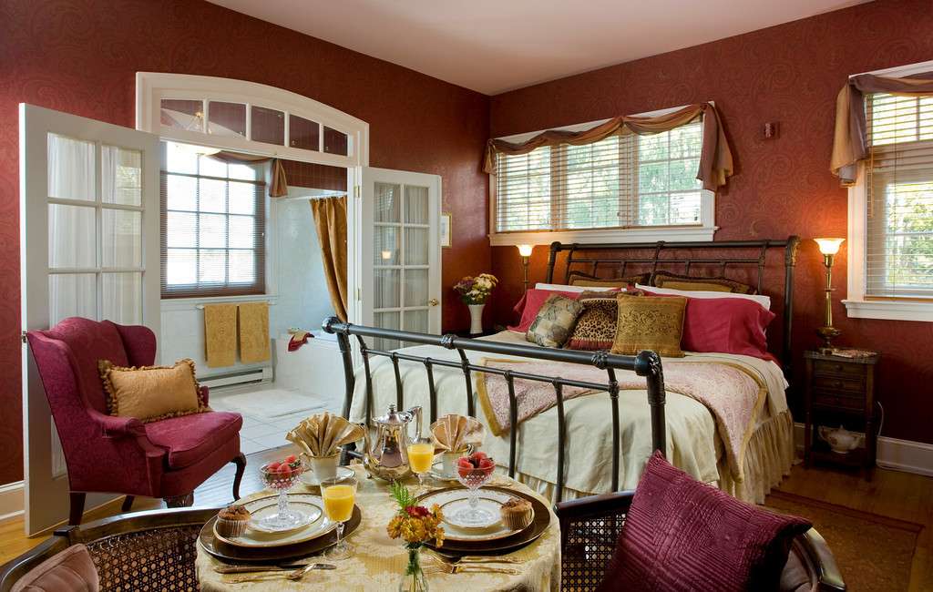 Kings Cottage Bed & Breakfast | 1049 E King St, Lancaster, PA 17602, USA | Phone: (717) 397-1017