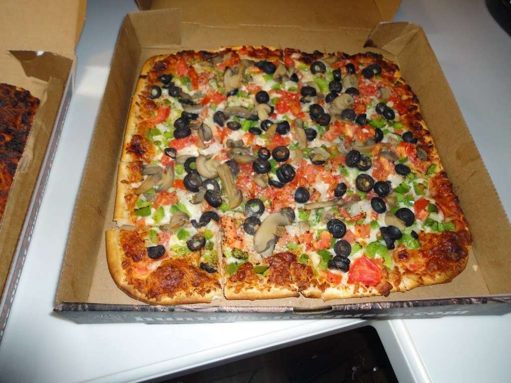 Hunt Brothers Pizza & Deli Express | 8001 John Ralston Rd, Houston, TX 77044, USA | Phone: (281) 458-7617