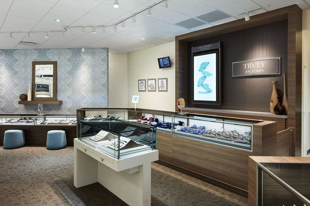 Helzberg Diamonds | 1710 NW Chipman Rd Space MB10, Lees Summit, MO 64081, USA | Phone: (816) 524-2242