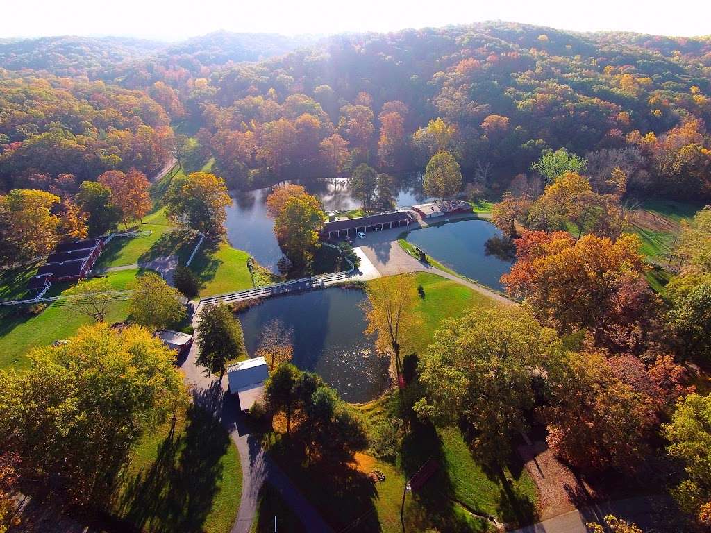 Fondulac Farm Cabin Rentals | 2477 Lanam Ridge Rd, Nashville, IN 47448, USA | Phone: (812) 988-4796