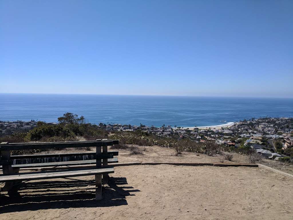 Secret picnic bench location | 1200 Pacific Ave, Laguna Beach, CA 92651, USA