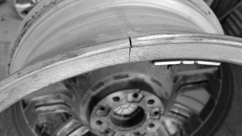 Alloy Wheel Rim Repairs | CCM Depot, Rusper Rd, Crawley RH11 0LQ, UK | Phone: 01293 871430