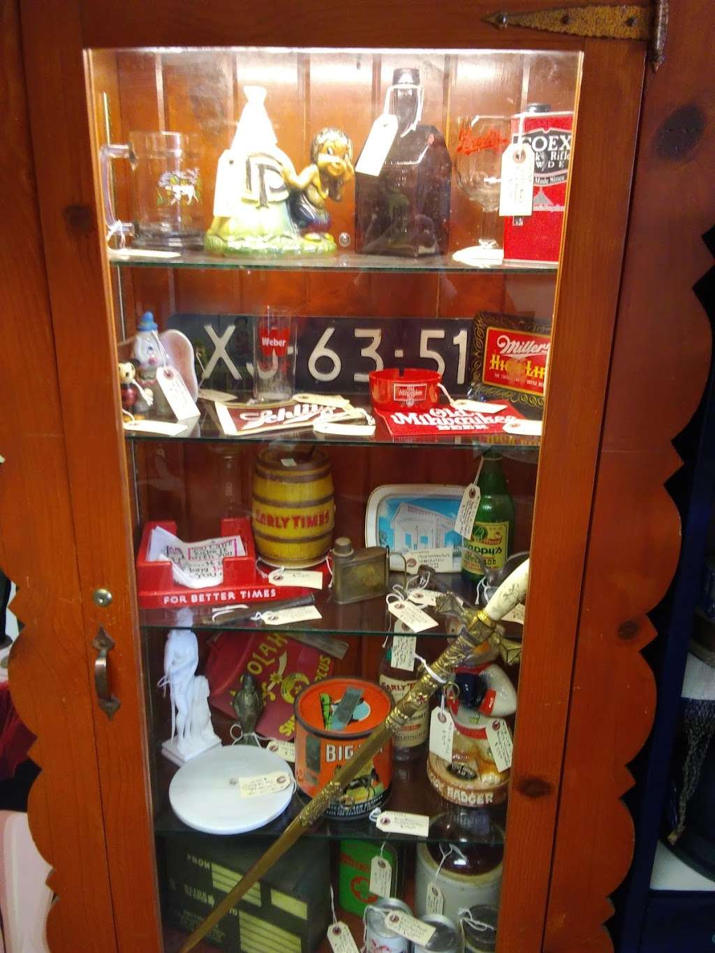 Country Lion Antique Mall | 4330 S Howell Ave, Milwaukee, WI 53207, USA | Phone: (414) 316-9985