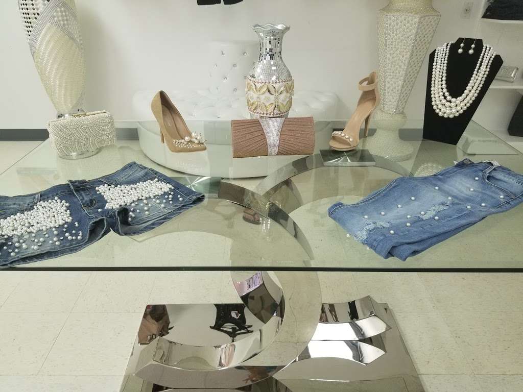 Runway Boutiques | 2120 S Wayside Dr ste c, Houston, TX 77023, USA | Phone: (281) 501-9107