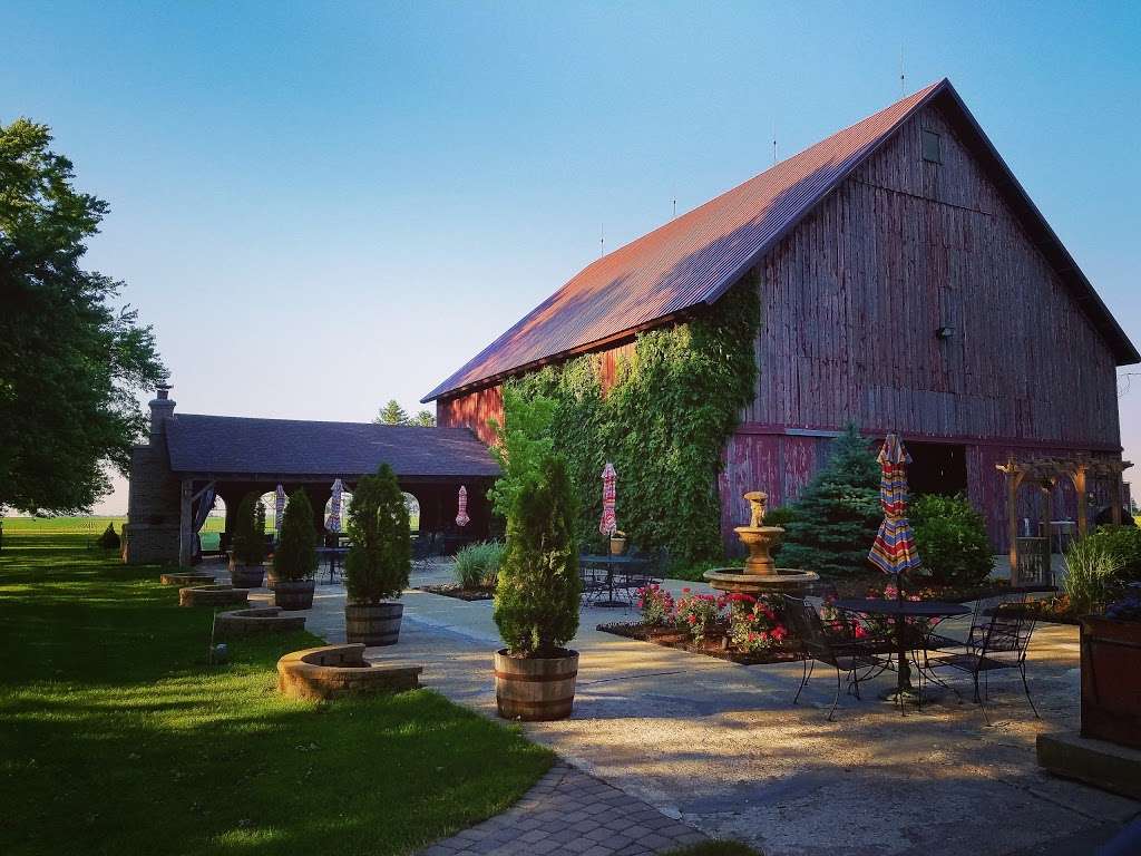 The Mora Farm Rustic & Barn Wedding Venue | 10816 Watson Rd, Waterman, IL 60556, USA | Phone: (630) 201-1333