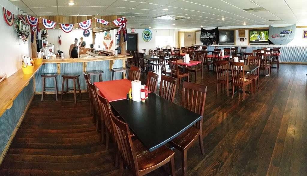 Mulligans On the Lake | 6049 W Lake Rd, Ozawkie, KS 66070, USA | Phone: (785) 484-2598