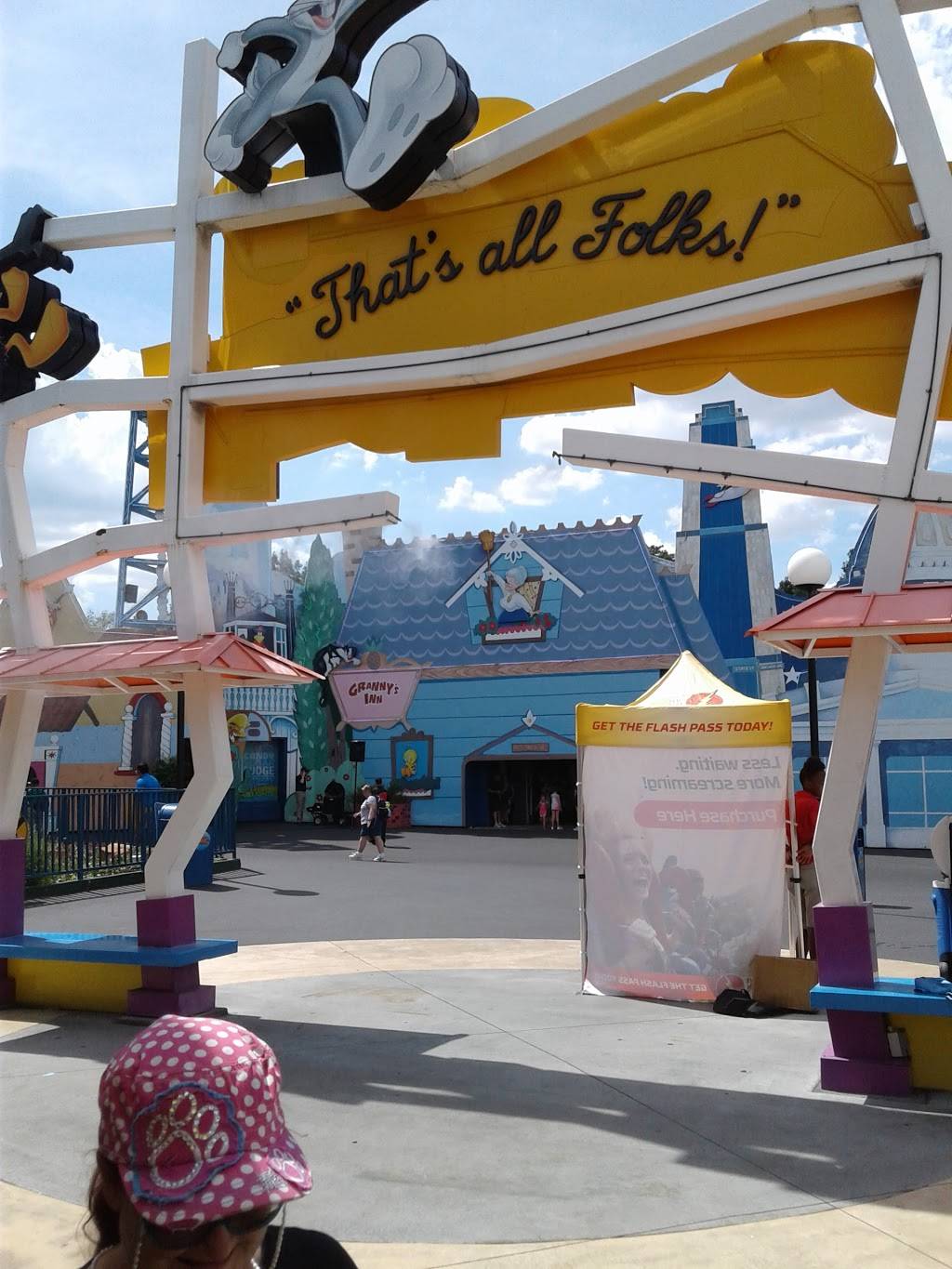 Looney Tunes Mall | 2201 E Road to Six Flags St, Arlington, TX 76011, USA | Phone: (817) 640-8900
