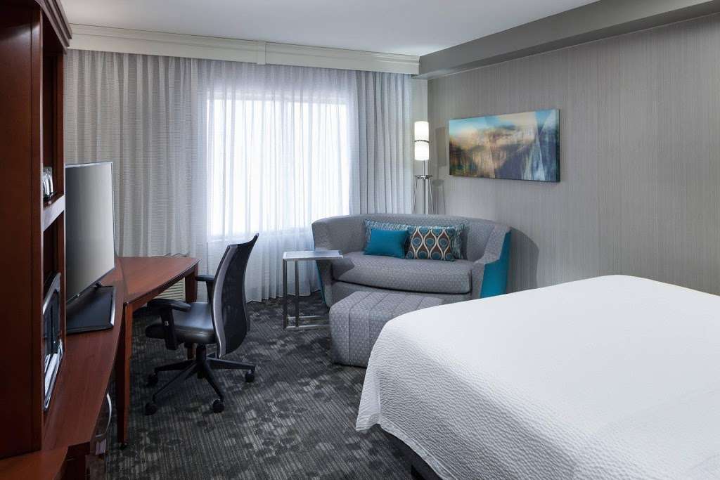 Courtyard by Marriott Phoenix Chandler/Fashion Center | 1100 S Price Rd, Chandler, AZ 85286 | Phone: (480) 855-8600