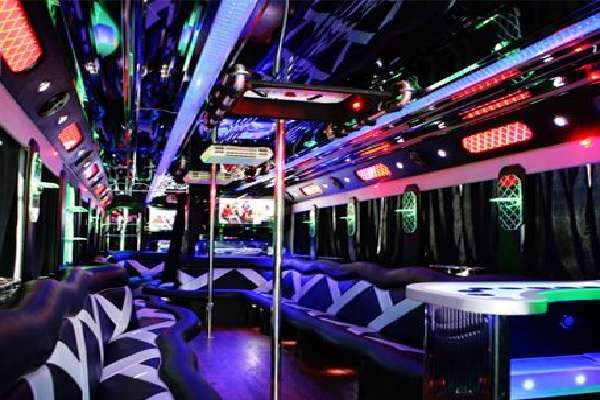 Limo Bus Long Island | 31 W 3rd St, Freeport, NY 11520, USA | Phone: (516) 546-6287