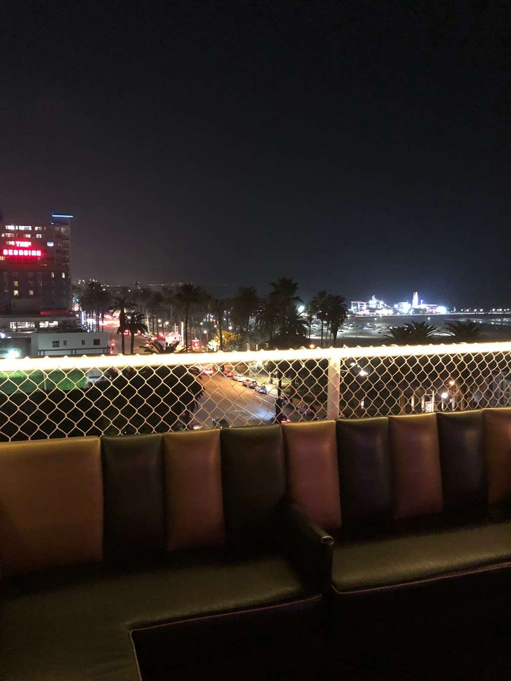 ONYX Rooftop Bar | 1301 Ocean Ave #1019, Santa Monica, CA 90401, USA | Phone: (310) 394-2791