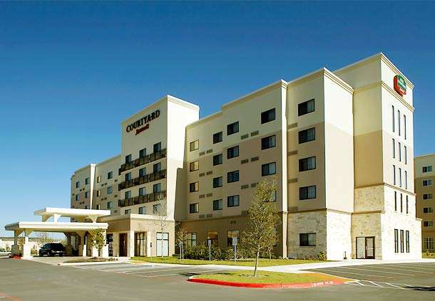 Courtyard by Marriott San Antonio Six Flags® at The RIM | 5731 Rim Pass Drive, San Antonio, TX 78257, USA | Phone: (210) 558-7774