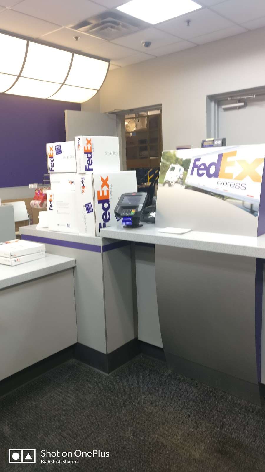 FedEx Ship Center | 270 S Service Rd, Melville, NY 11747, USA | Phone: (800) 463-3339