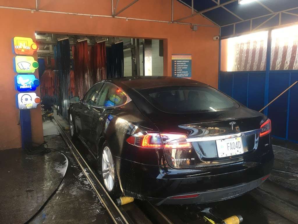 Skyway Car Wash | 221 Raymond Blvd, Newark, NJ 07105, USA | Phone: (973) 344-8000