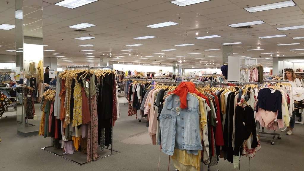 Forever 21 | 1305 W Rancho Vista Blvd, Palmdale, CA 93551, USA | Phone: (661) 839-0209