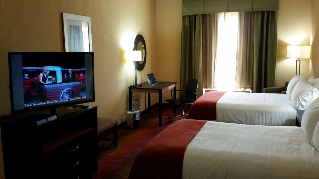 Holiday Inn Express & Suites Houston East - Baytown | 7515 Garth Rd, Baytown, TX 77521, USA | Phone: (281) 421-9988