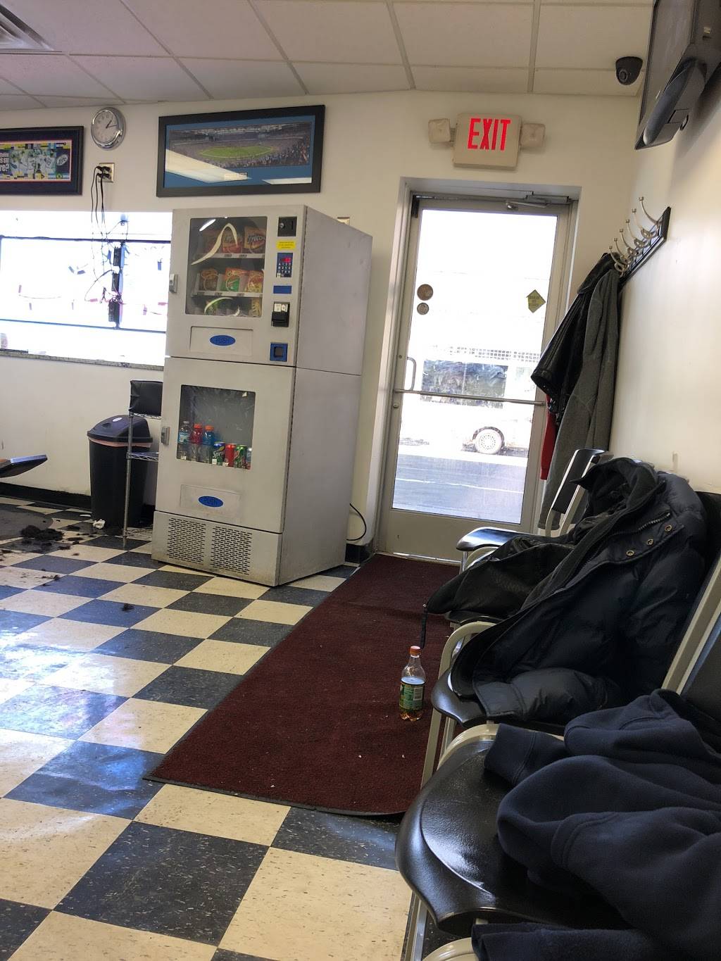 Lupe Barber Shop | 4433 W, Vernor Hwy, Detroit, MI 48209, USA | Phone: (313) 843-0005