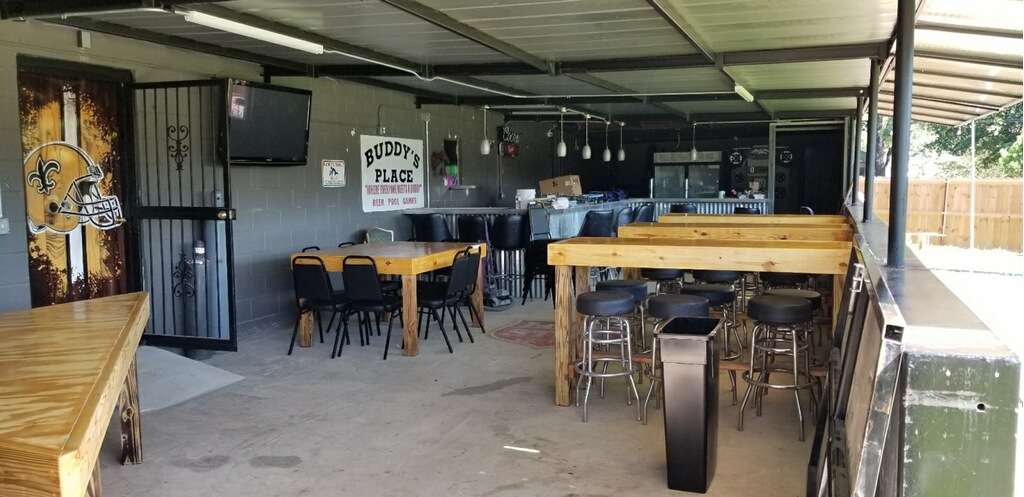 Ales Q & Brew | 19588 K St, Somerset, TX 78069 | Phone: (830) 429-7134