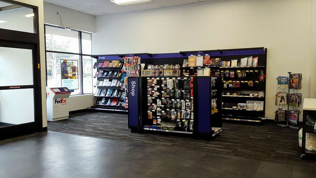 FedEx Office Print & Ship Center | 596 Westport Ave #3, Norwalk, CT 06851 | Phone: (203) 847-7004