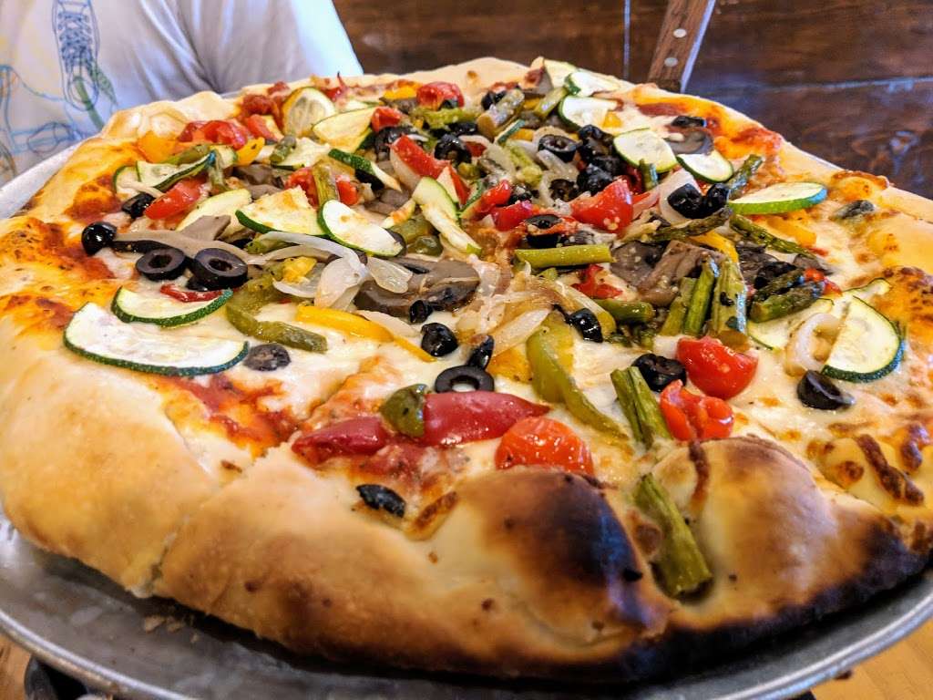 Martin City Pizza And Taproom | 410 E 135th St, Kansas City, MO 64145 | Phone: (816) 268-2222