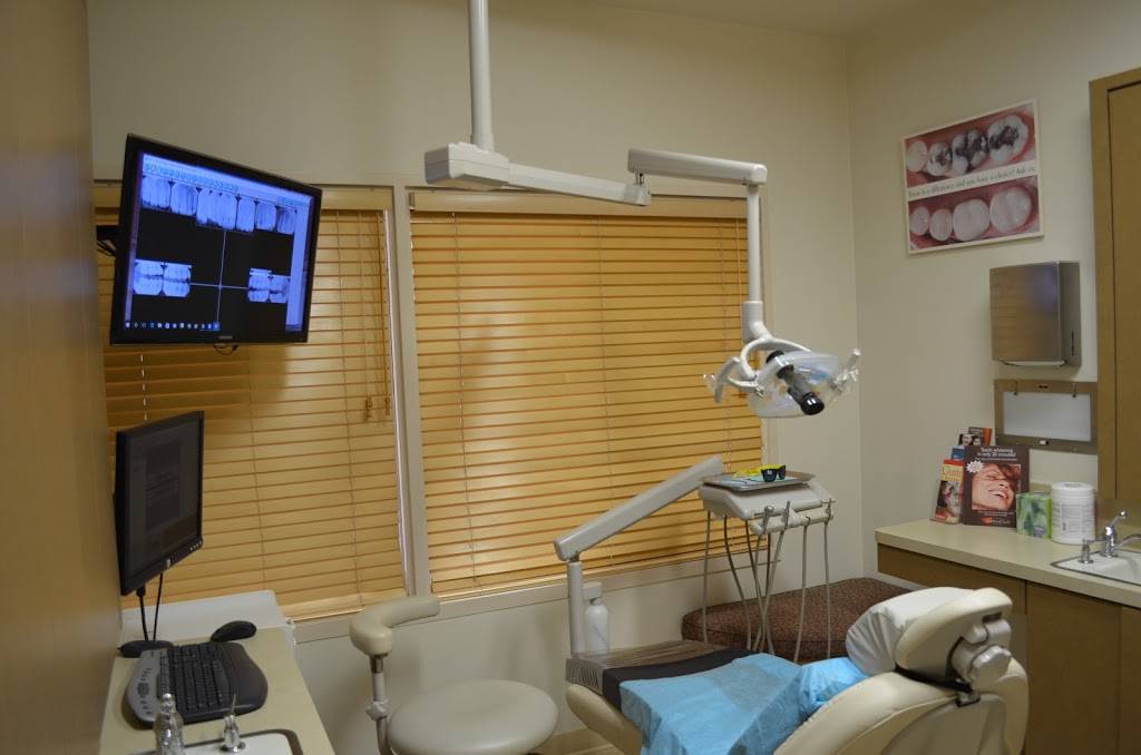 Beachwalk Dental Center | 437 Hwy 101 #121, Solana Beach, CA 92075, USA | Phone: (858) 794-0231