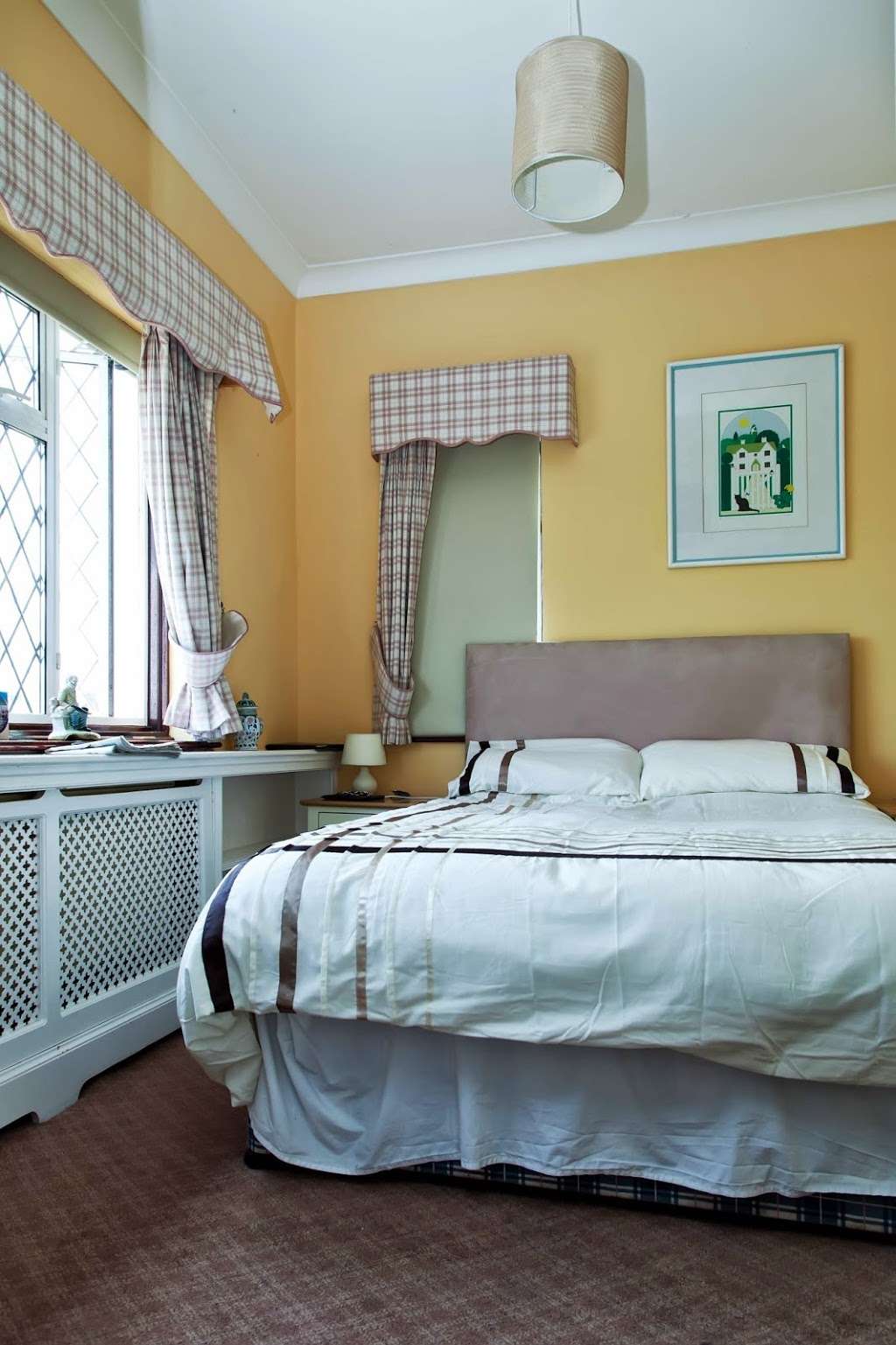 Elmcroft Guest House | Thornwood, Epping CM16 6LX, UK | Phone: 01992 573886