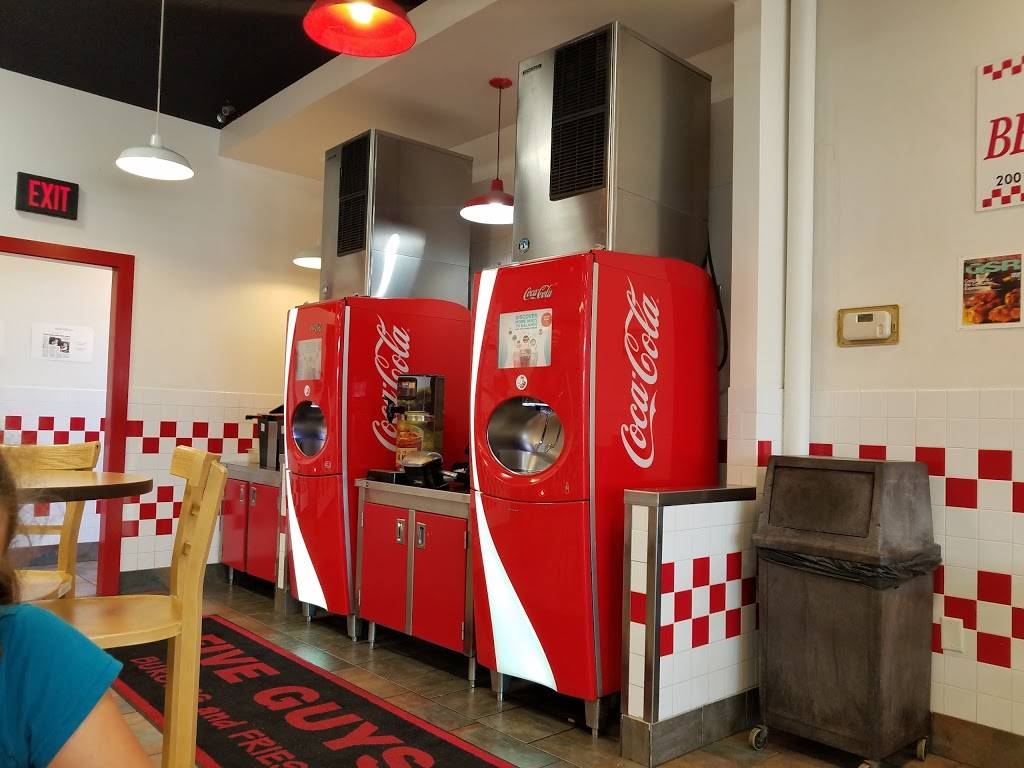 Five Guys | 4410 19th St Suite 100, Lubbock, TX 79407, USA | Phone: (806) 368-3490