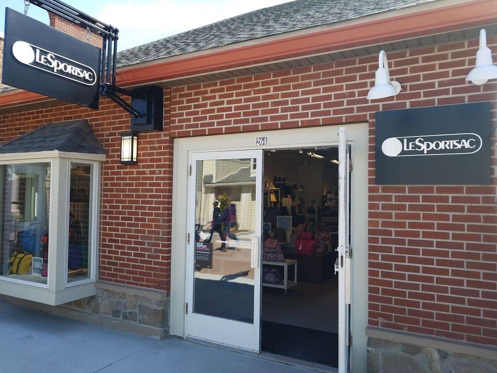 LeSportsac | 690 Bluebird Ct, Central Valley, NY 10917, USA | Phone: (845) 928-3328