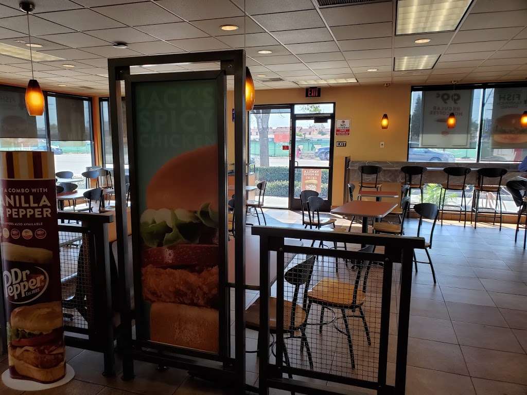 Jack in the Box | 17600 Bellflower Blvd, Bellflower, CA 90706, USA | Phone: (562) 920-6733