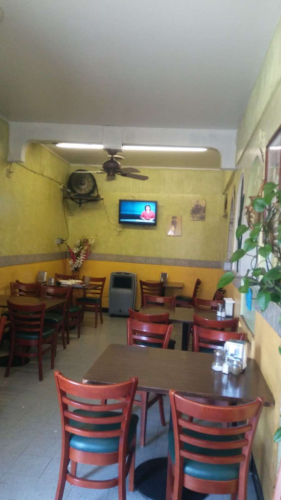 Little Mexico Taqueria | 465 W A St, Hayward, CA 94541 | Phone: (510) 732-6312